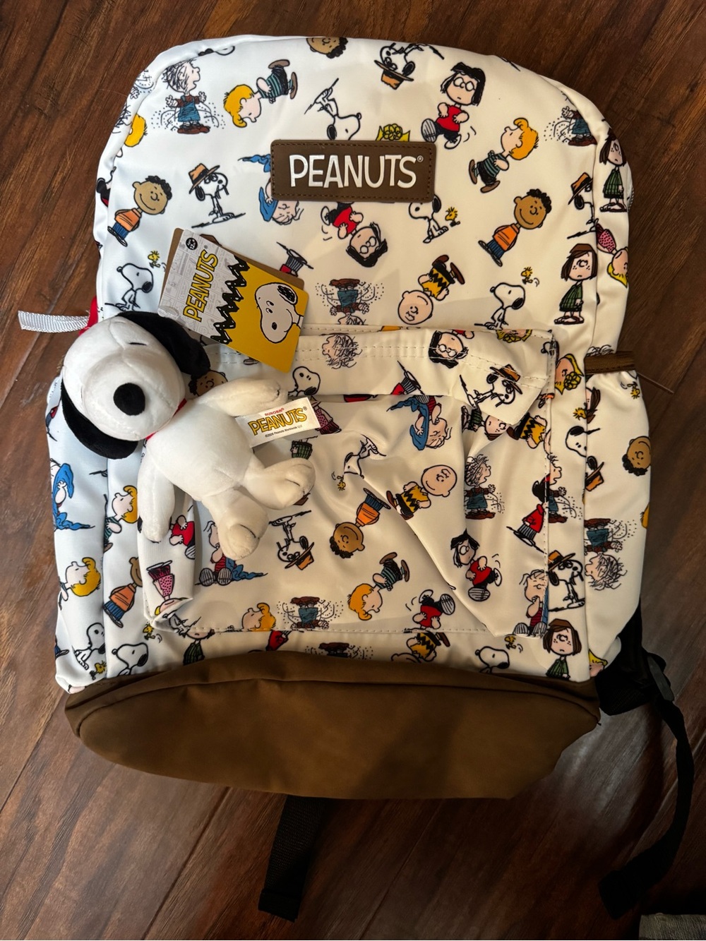 🚨 Peanuts White Character Backpack with Multicolor Print.& SNOOPY PURSE CHARM - Picture 6 of 6